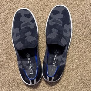 Rothy's Women's Navy and Gray Camo Knit Slip-Ons
